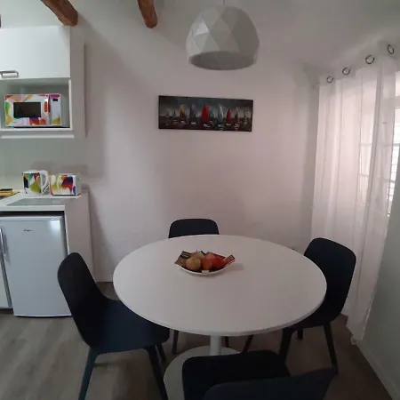 Apartment Sea Carera